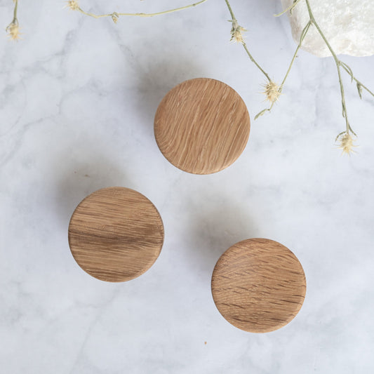 Bouton de meuble rond en chêne massif, design artisanal et naturel