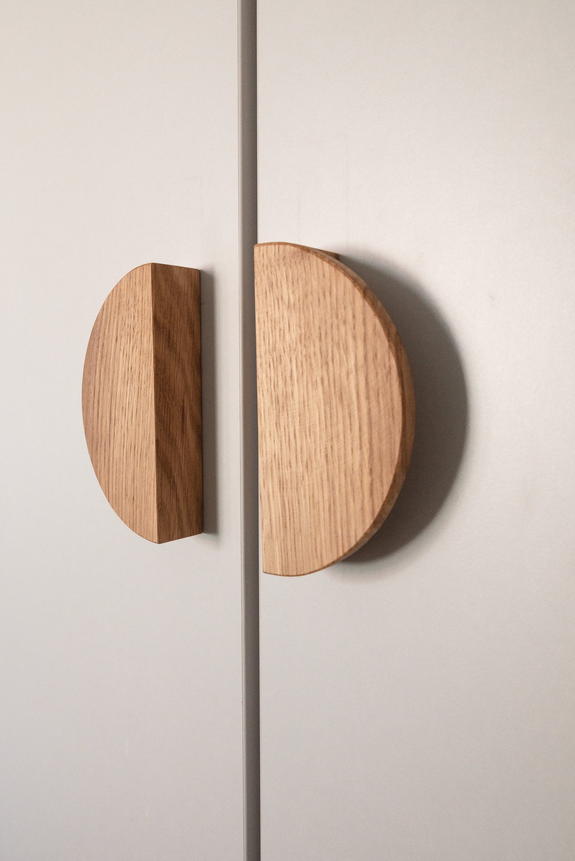 Poignée de meuble ronde fabriquée à la main en chêne massif, qualité artisanale
