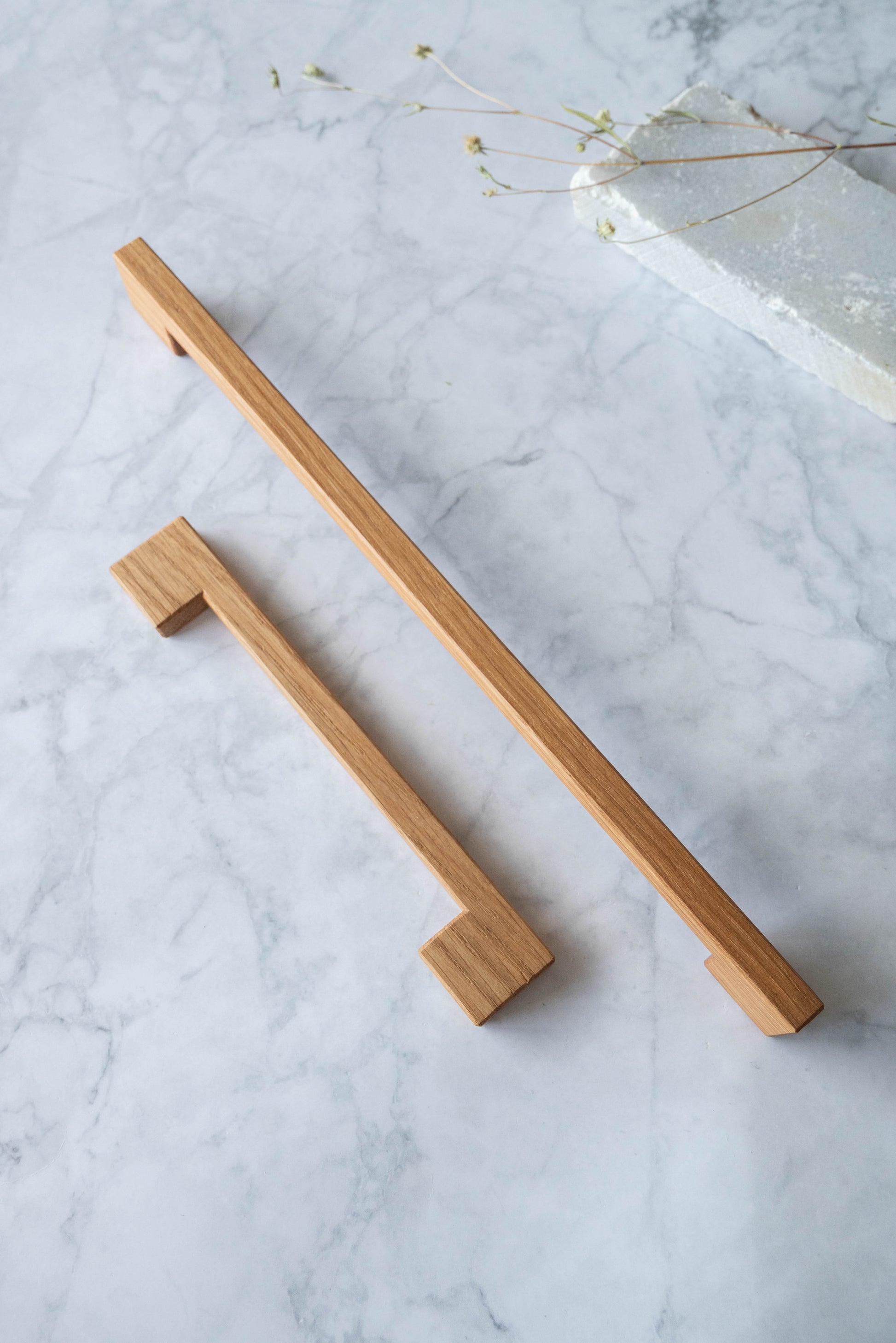 Poignée en bois de chêne massif pour cuisine, idéale pour une décoration élégante